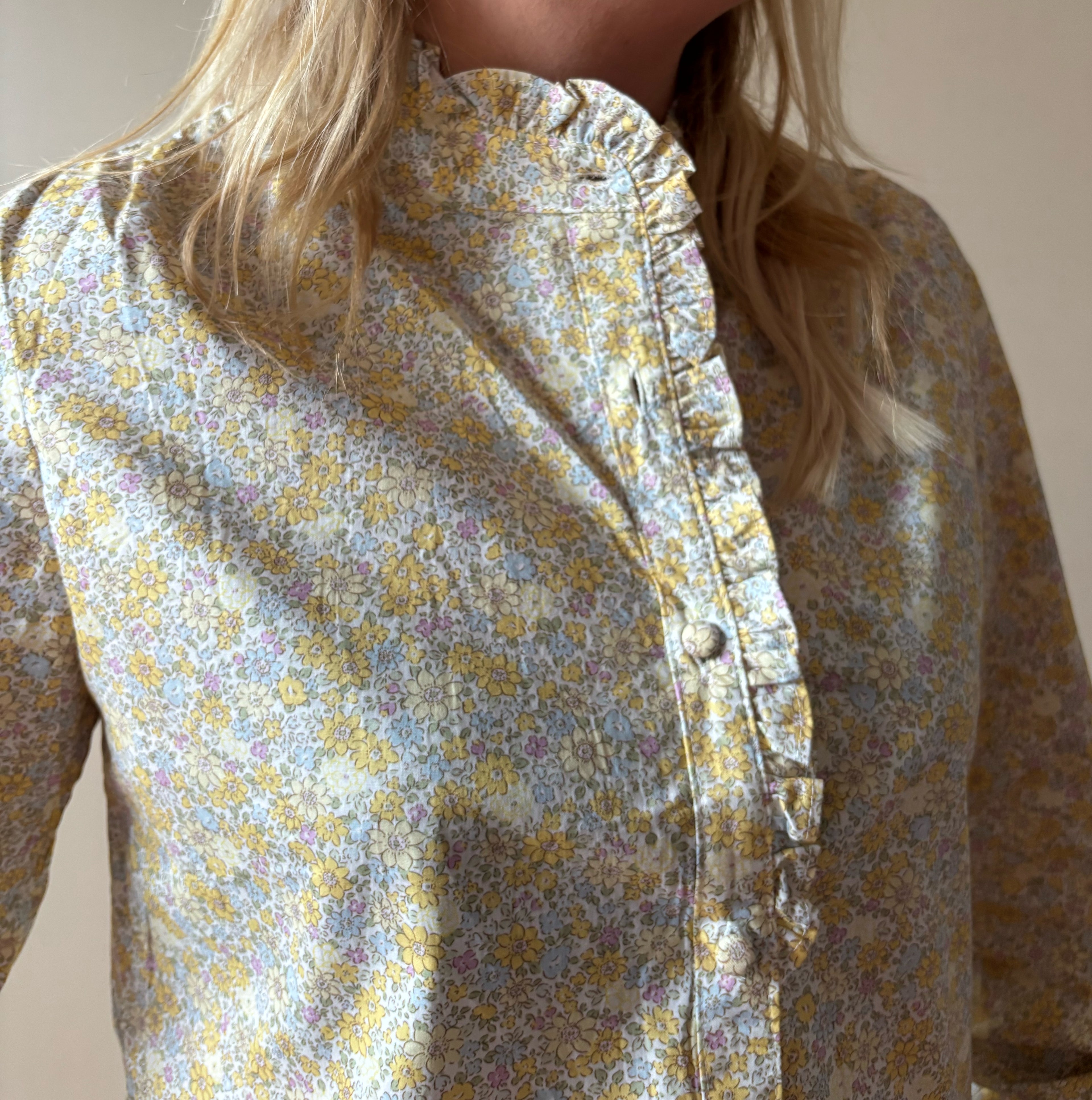 CHEMISE JAUNE CHLOE Chic et Paillettes